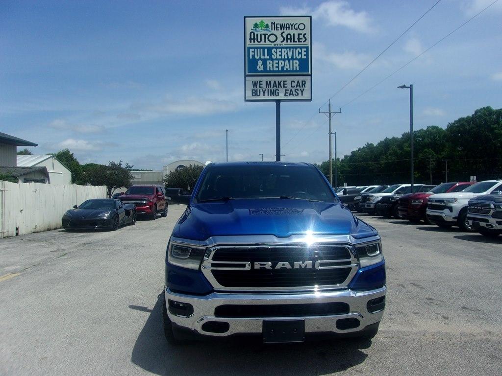 RAM 1500 Big Horn 4x4 Crew Cab 5'7" Box 2019