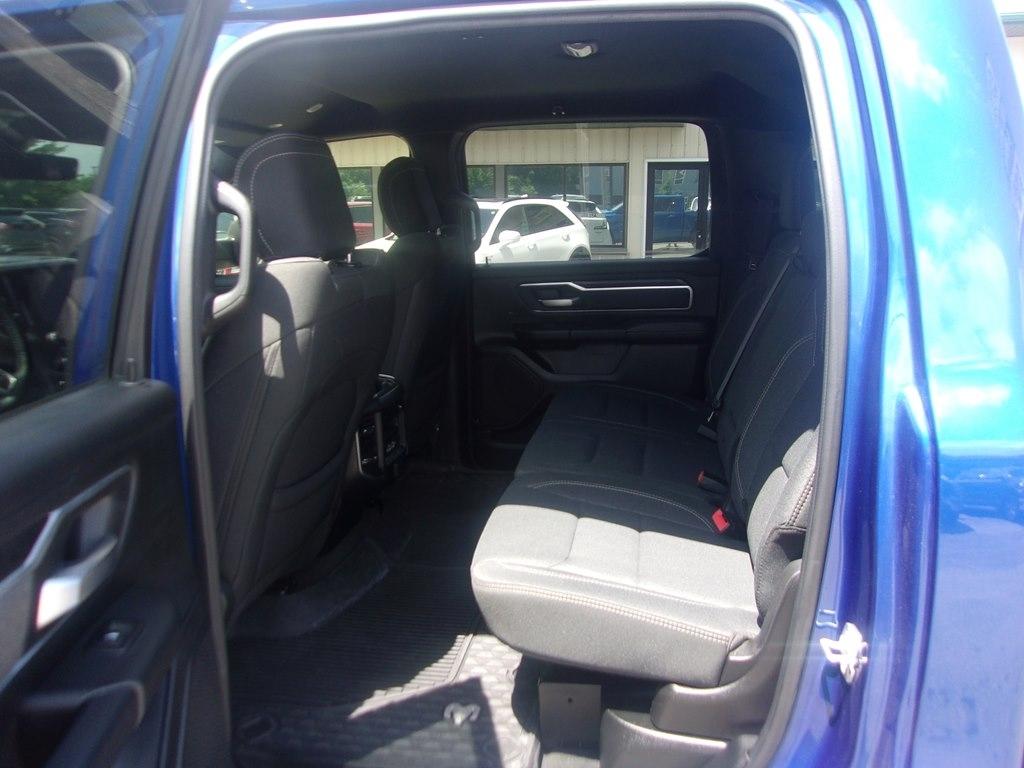 RAM 1500 Big Horn 4x4 Crew Cab 5'7" Box 2019