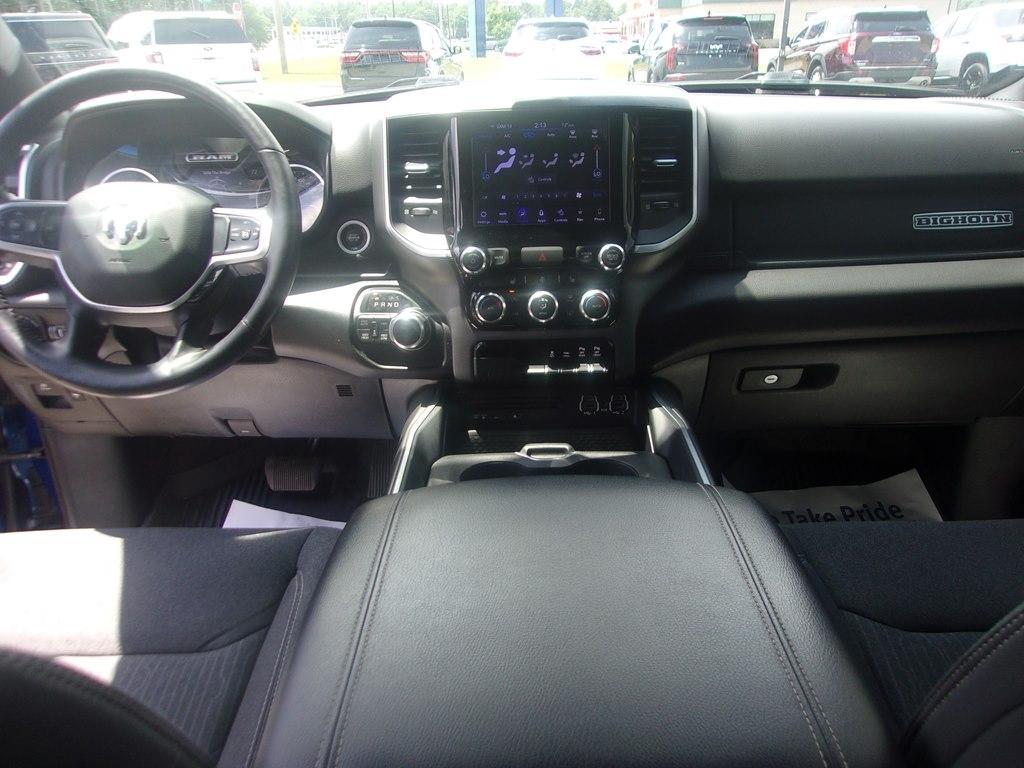 RAM 1500 Big Horn 4x4 Crew Cab 5'7" Box 2019