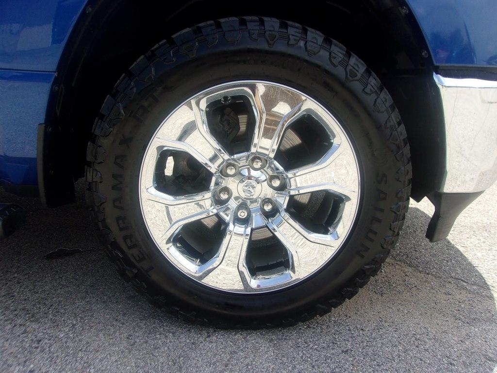 RAM 1500 Big Horn 4x4 Crew Cab 5'7" Box 2019