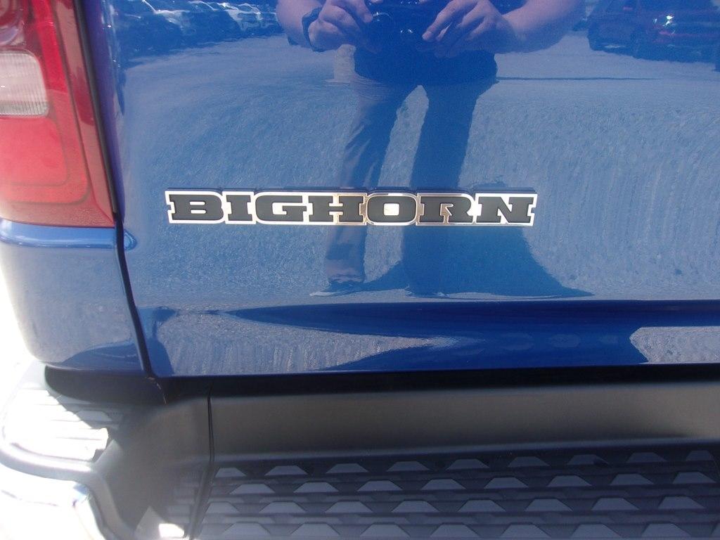 RAM 1500 Big Horn 4x4 Crew Cab 5'7" Box 2019