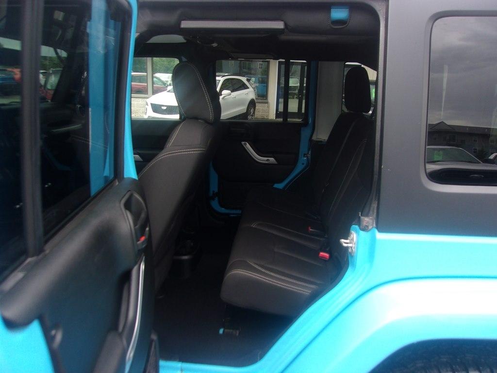 Jeep Wrangler Unlimited 4WD 4dr Sahara 2017
