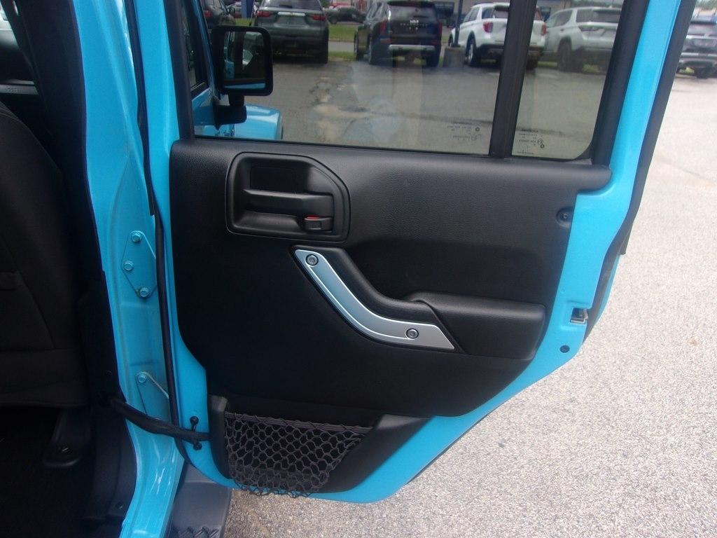 Jeep Wrangler Unlimited 4WD 4dr Sahara 2017