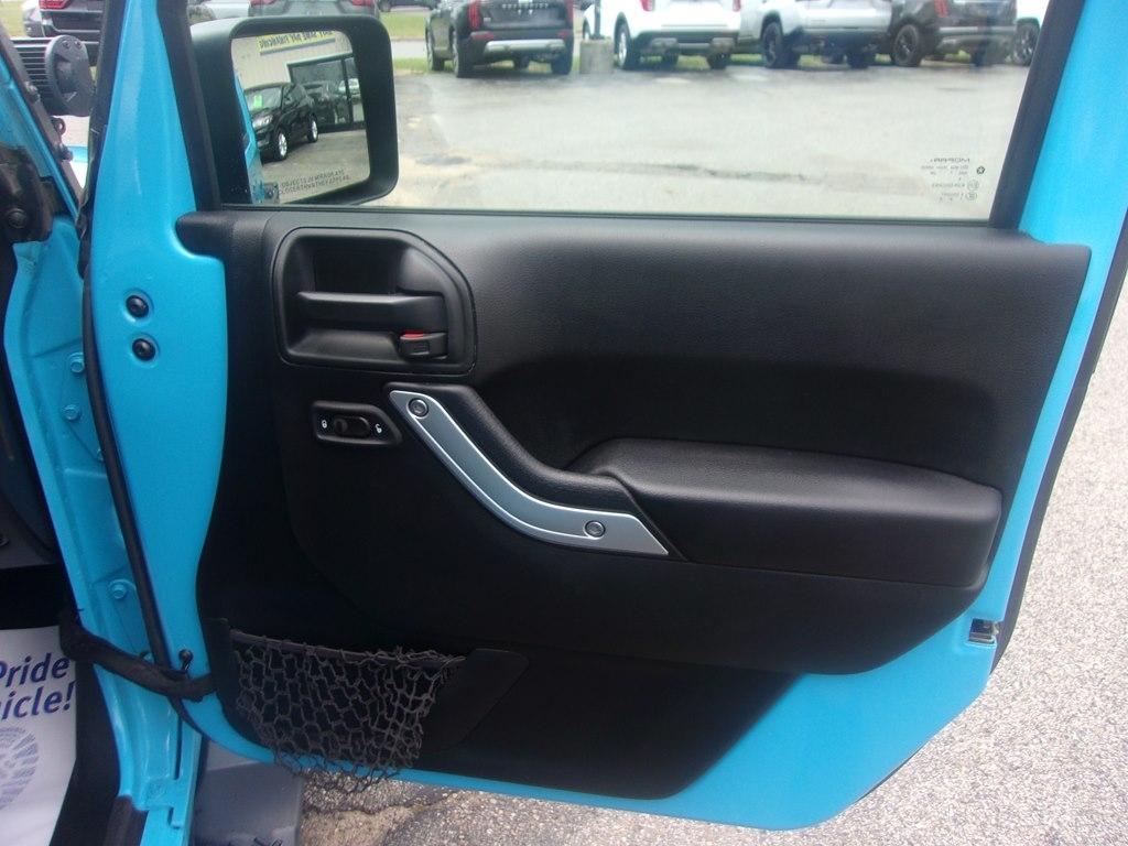 Jeep Wrangler Unlimited 4WD 4dr Sahara 2017