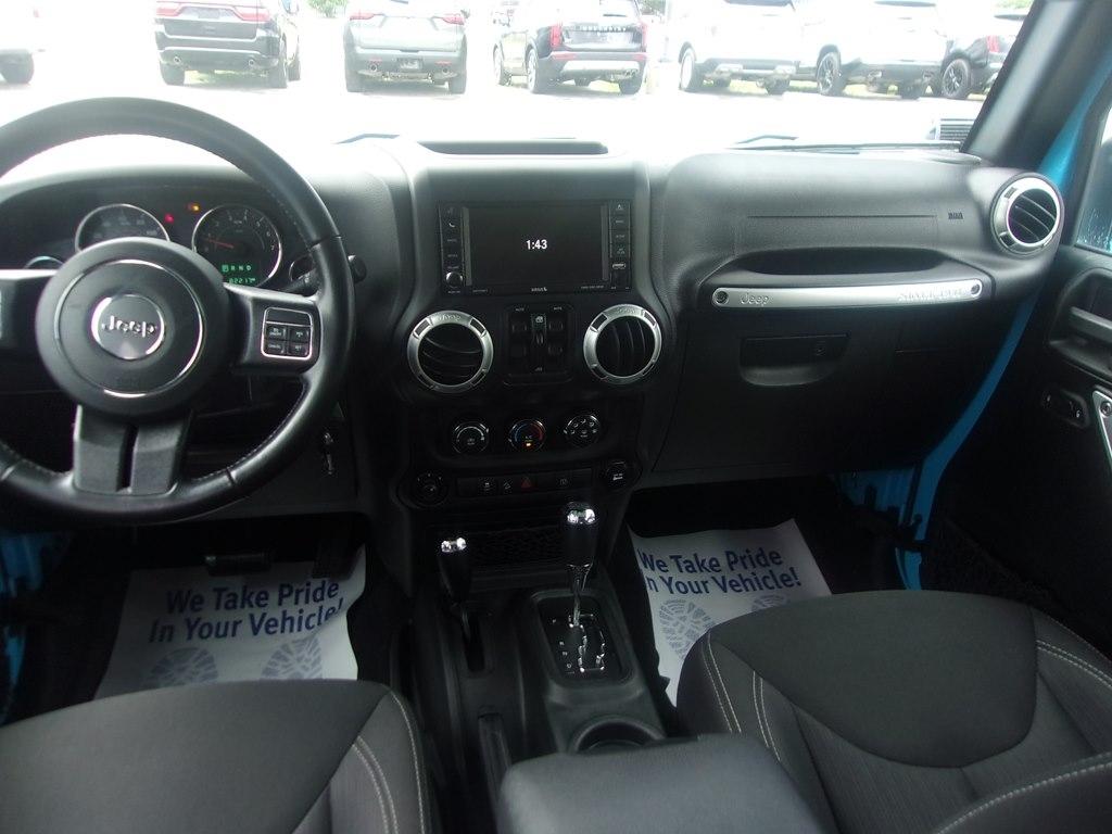 Jeep Wrangler Unlimited 4WD 4dr Sahara 2017