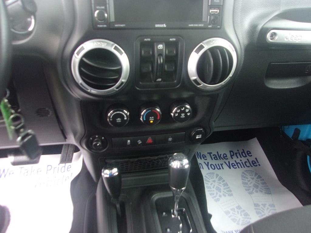 Jeep Wrangler Unlimited 4WD 4dr Sahara 2017