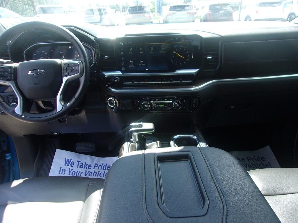 Chevrolet Silverado 1500 4WD Crew Cab 147" RST 2022