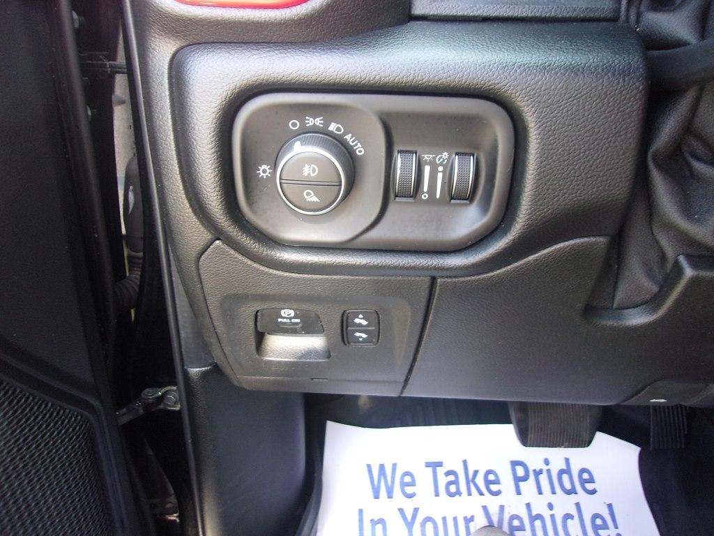 RAM 1500 Sport 4x4 Crew Cab 5'7" Box 2019