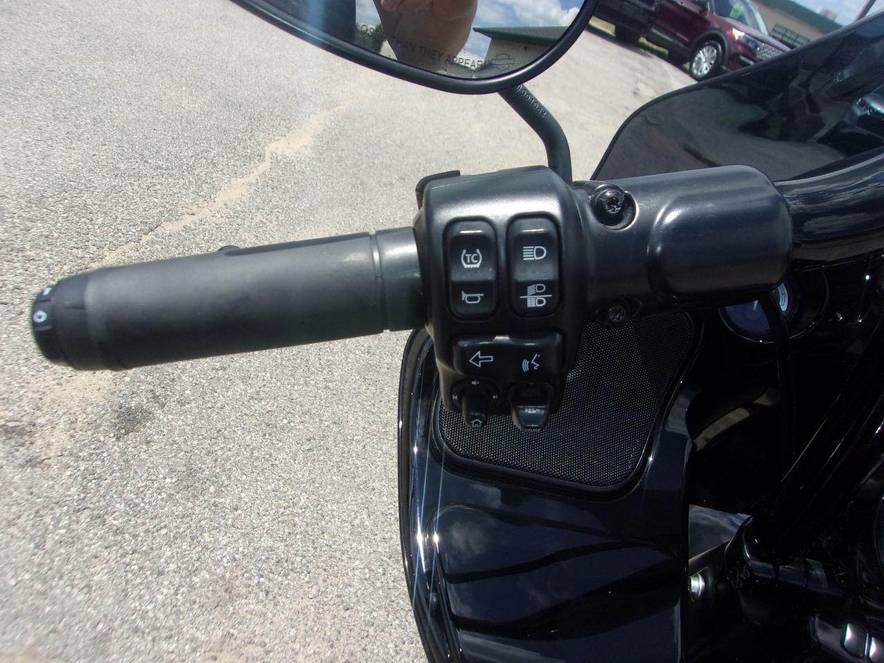 Harley-Davidson Road Glide  2021