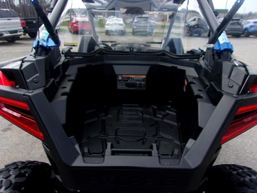 Polaris RZR  2024