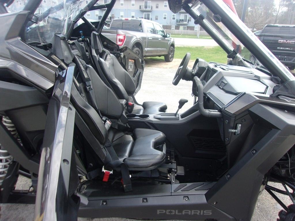 Polaris RZR  2024