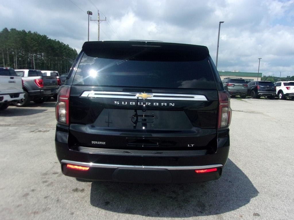 Chevrolet Suburban 4WD 4dr LT 2022