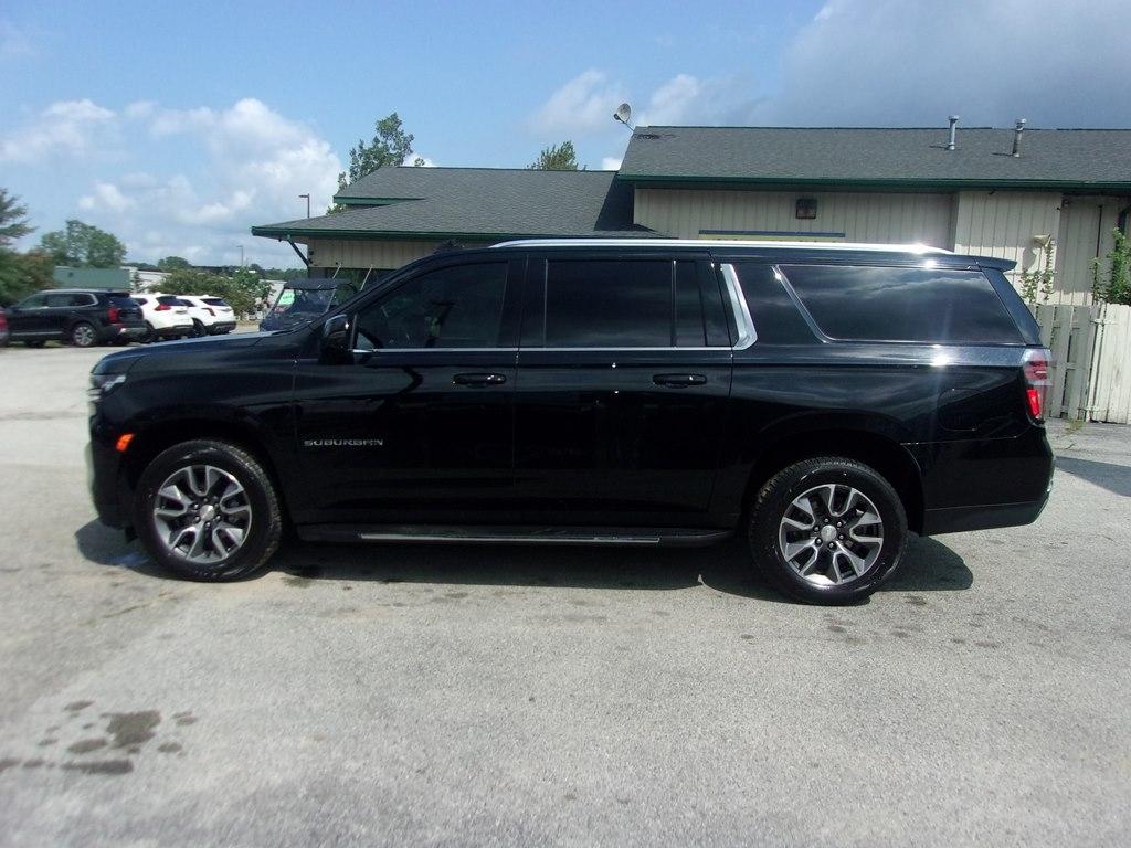 Chevrolet Suburban 4WD 4dr LT 2022