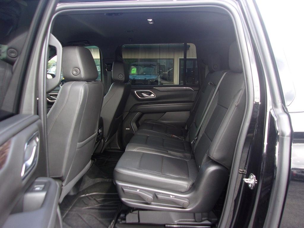 Chevrolet Suburban 4WD 4dr LT 2022