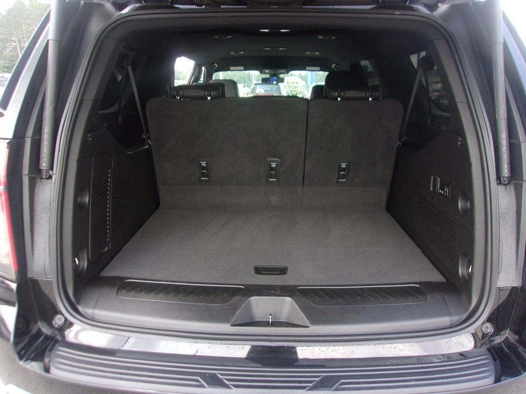 Chevrolet Suburban 4WD 4dr LT 2022