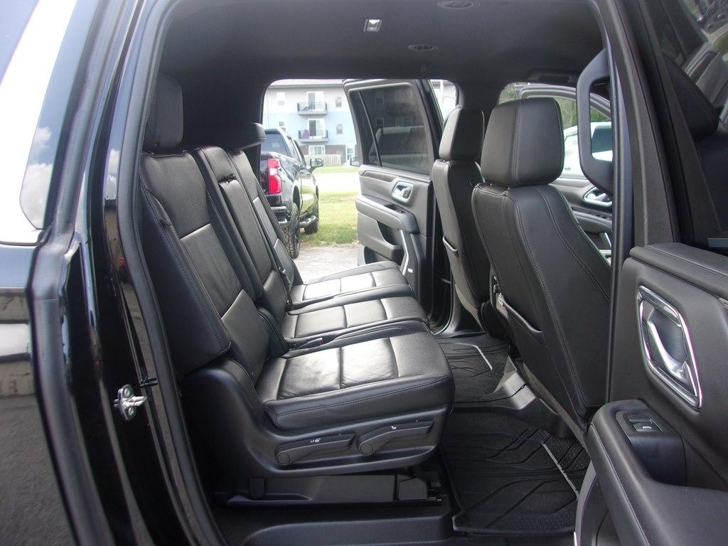 Chevrolet Suburban 4WD 4dr LT 2022