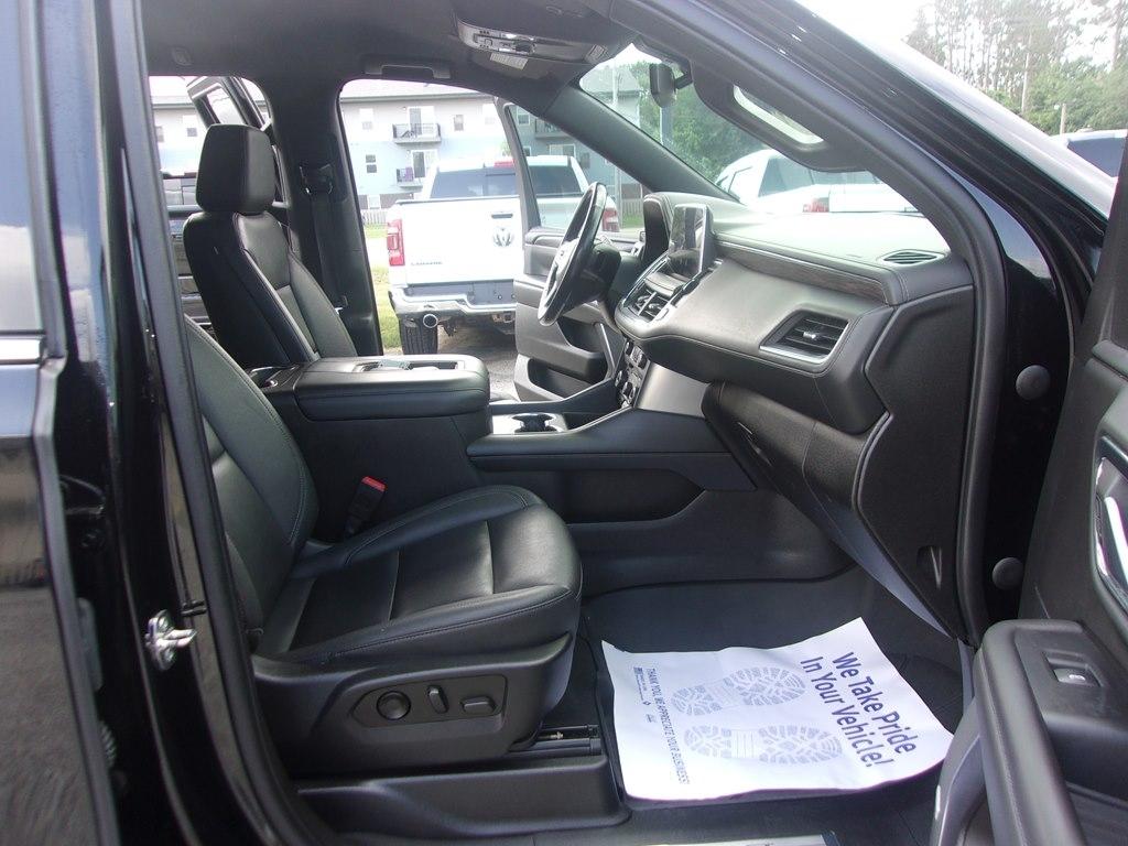 Chevrolet Suburban 4WD 4dr LT 2022