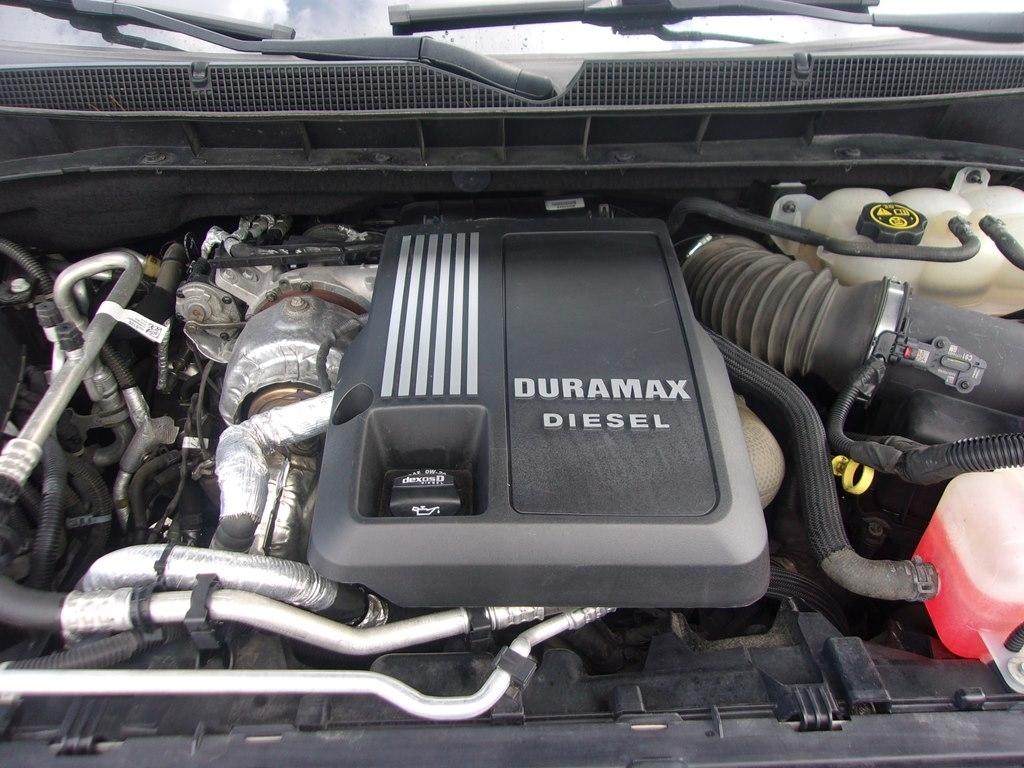 Chevrolet Suburban 4WD 4dr LT 2022