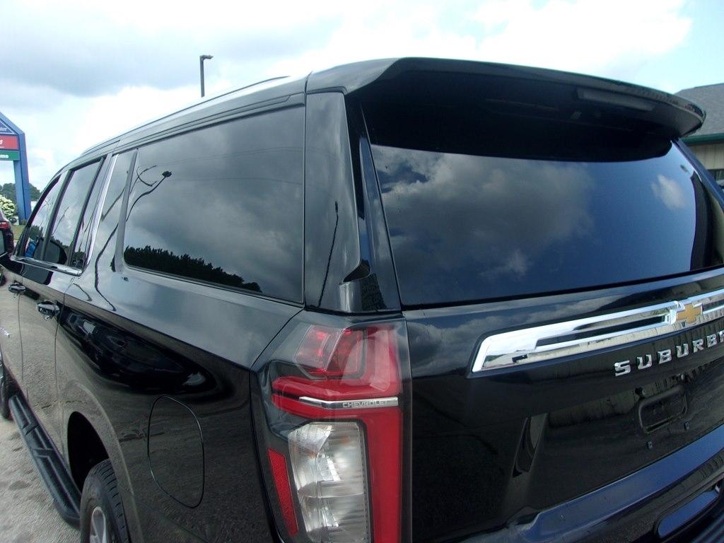 Chevrolet Suburban 4WD 4dr LT 2022