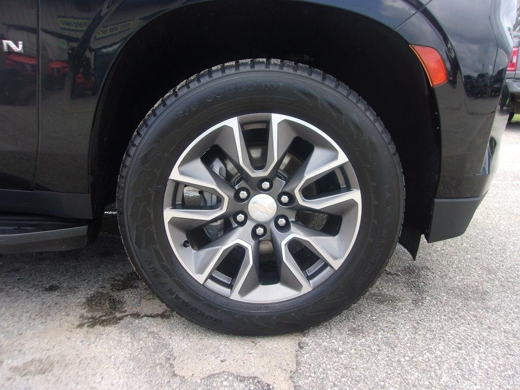Chevrolet Suburban 4WD 4dr LT 2022
