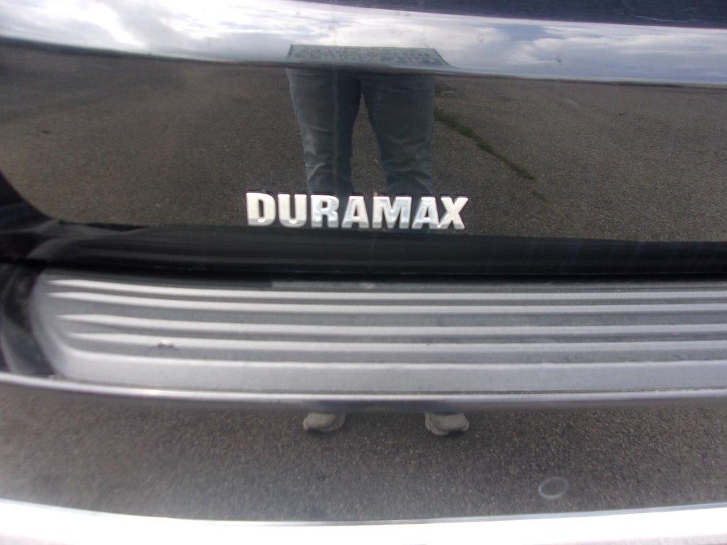 Chevrolet Suburban 4WD 4dr LT 2022