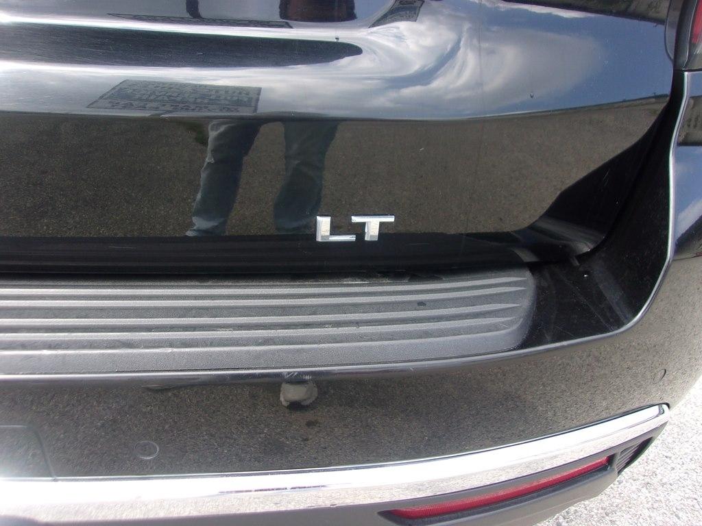 Chevrolet Suburban 4WD 4dr LT 2022