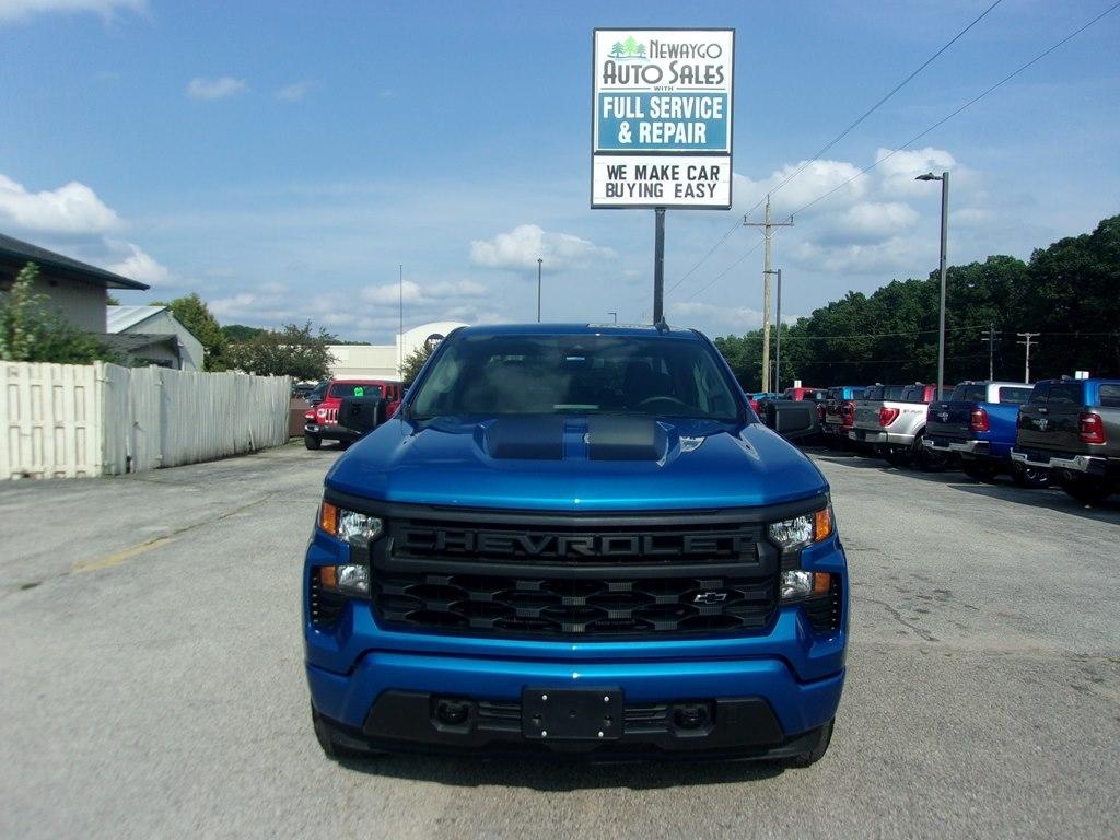 Chevrolet Silverado 1500 4WD Crew Cab 147" Custom 2024