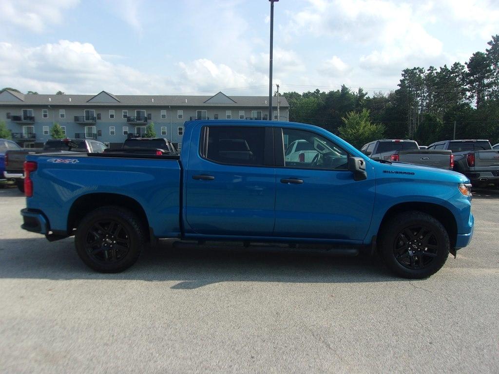 Chevrolet Silverado 1500 4WD Crew Cab 147" Custom 2024