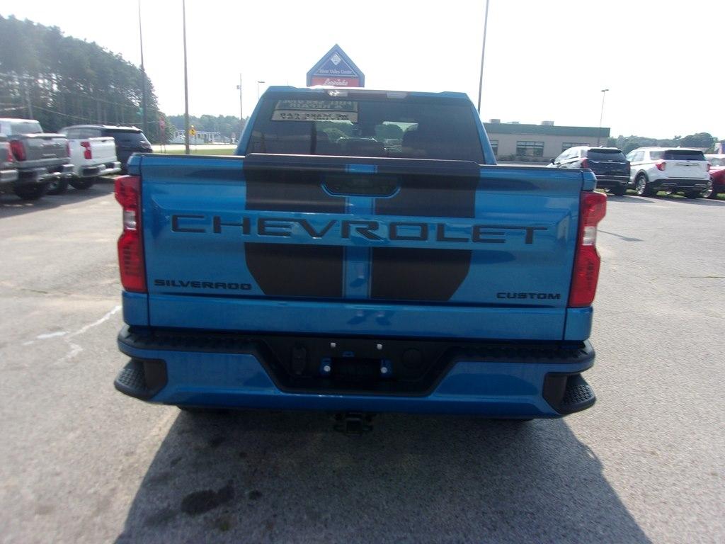 Chevrolet Silverado 1500 4WD Crew Cab 147" Custom 2024