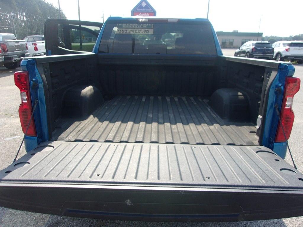 Chevrolet Silverado 1500 4WD Crew Cab 147" Custom 2024