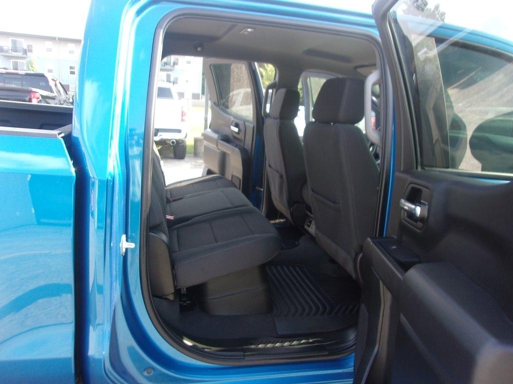 Chevrolet Silverado 1500 4WD Crew Cab 147" Custom 2024