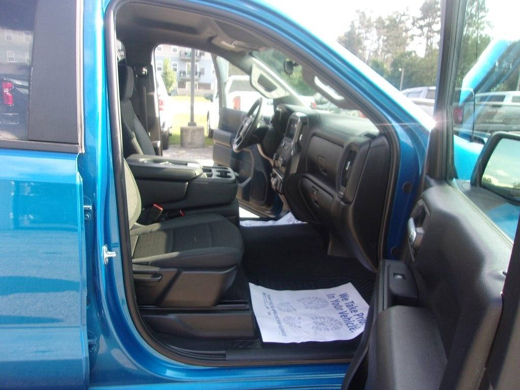 Chevrolet Silverado 1500 4WD Crew Cab 147" Custom 2024