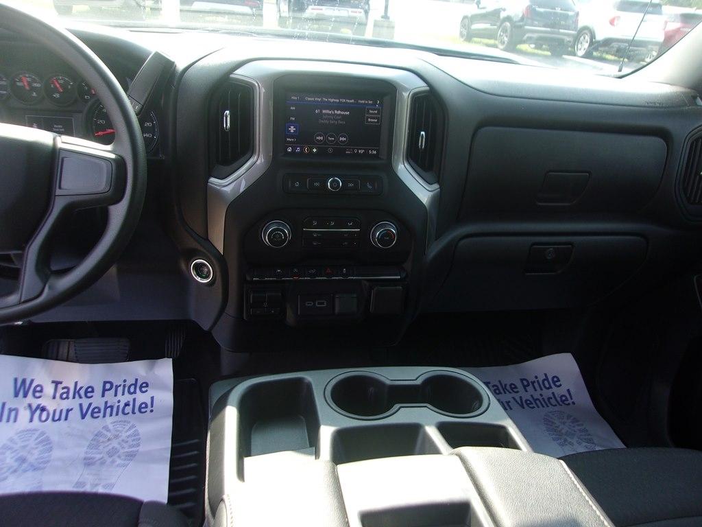 Chevrolet Silverado 1500 4WD Crew Cab 147" Custom 2024