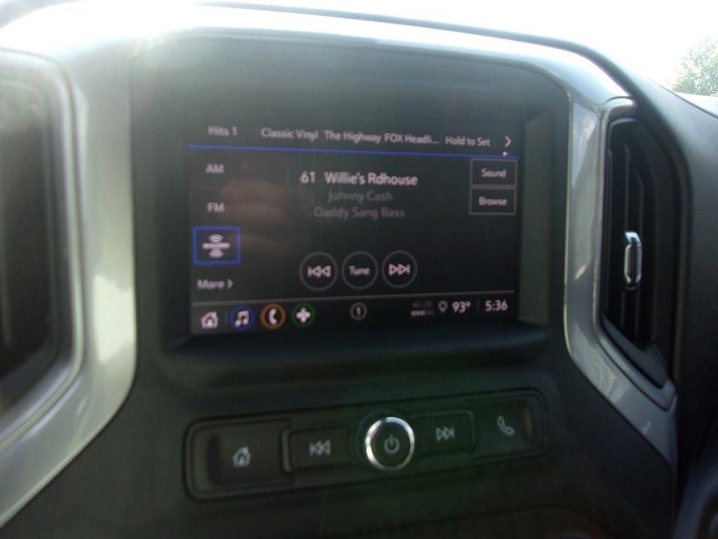 Chevrolet Silverado 1500 4WD Crew Cab 147" Custom 2024