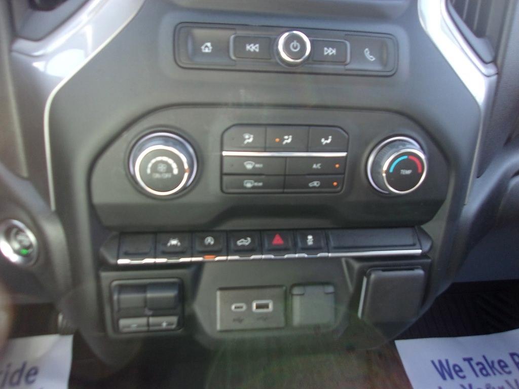 Chevrolet Silverado 1500 4WD Crew Cab 147" Custom 2024