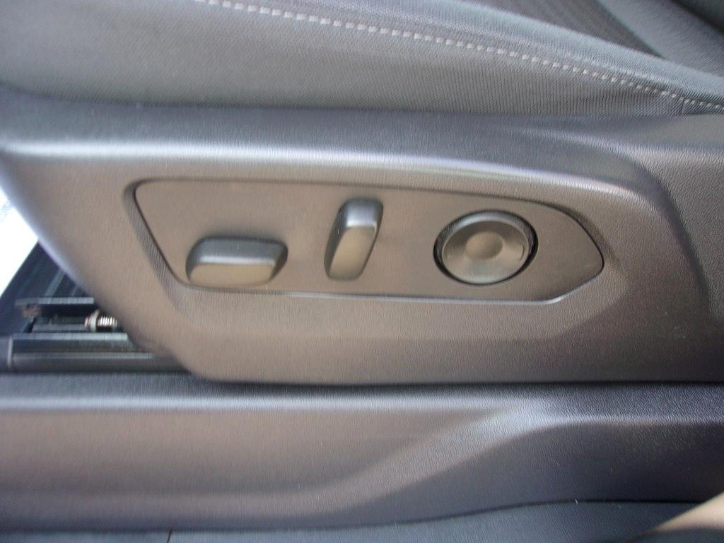 Chevrolet Silverado 1500 4WD Crew Cab 147" Custom 2024