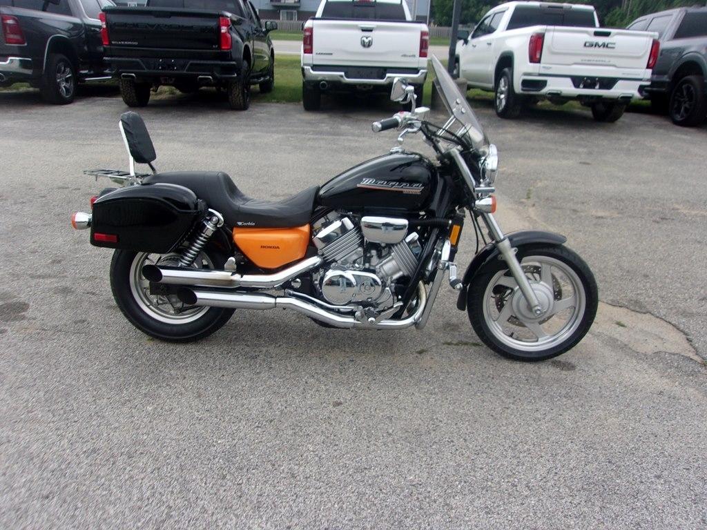 Honda Magna  2000