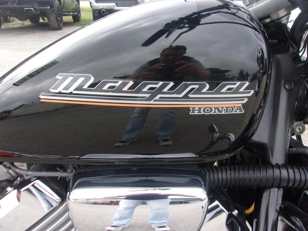 Honda Magna  2000