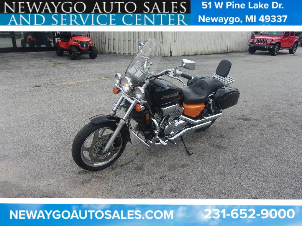 Honda Magna  2000