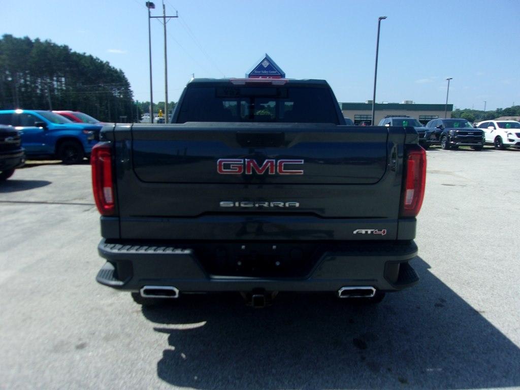 GMC Sierra 1500 Limited 4WD Crew Cab 147" AT4 2022