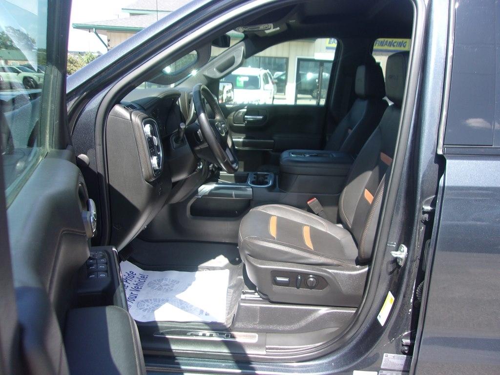 GMC Sierra 1500 Limited 4WD Crew Cab 147" AT4 2022