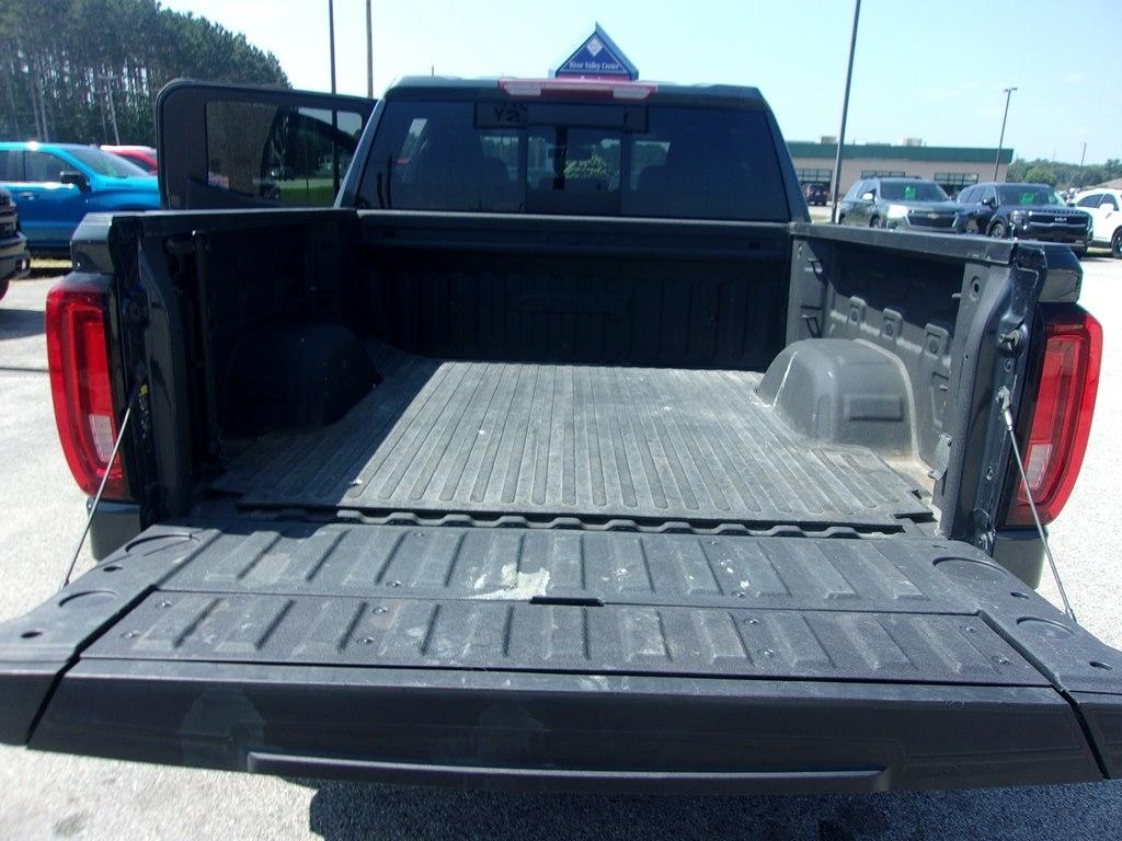 GMC Sierra 1500 Limited 4WD Crew Cab 147" AT4 2022