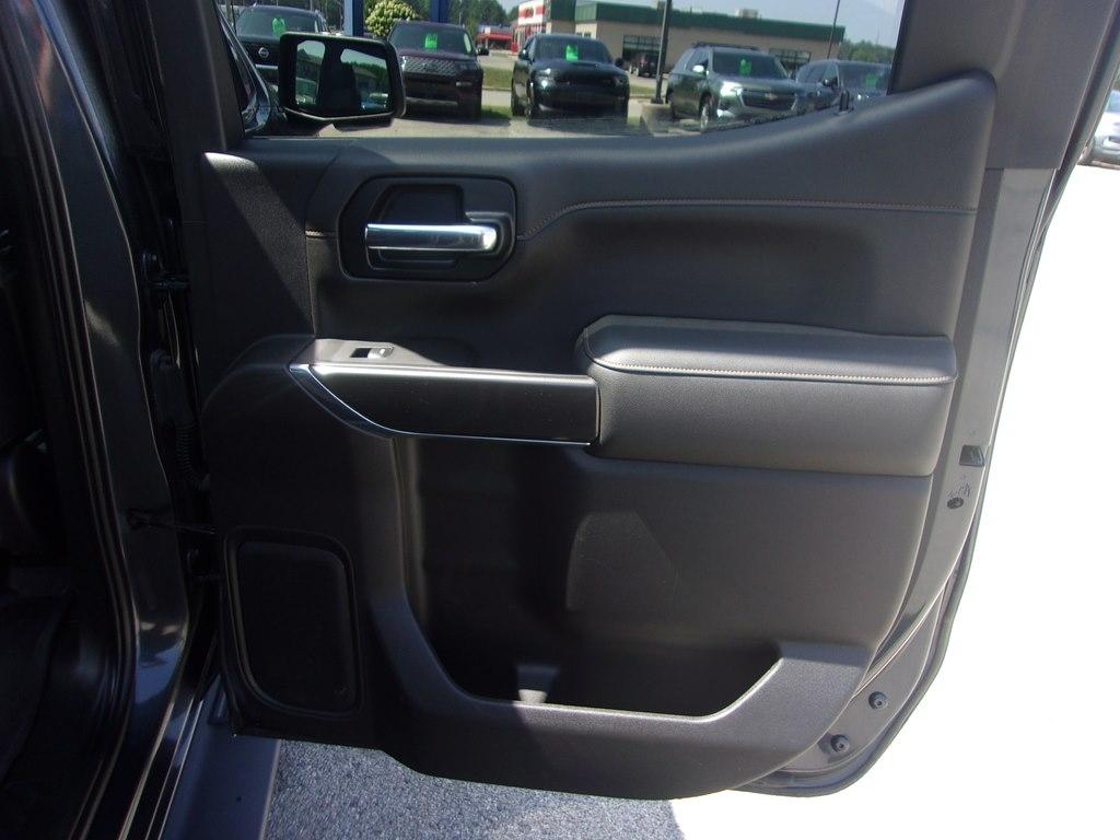 GMC Sierra 1500 Limited 4WD Crew Cab 147" AT4 2022