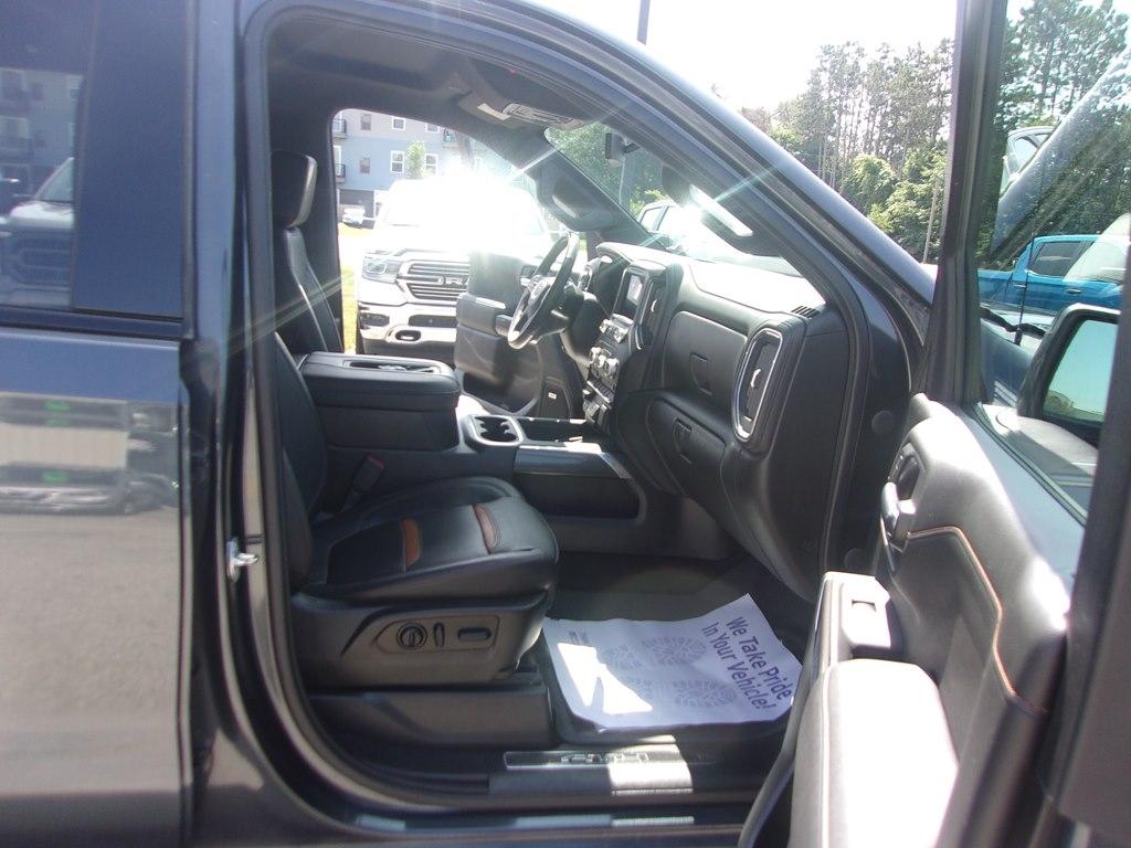 GMC Sierra 1500 Limited 4WD Crew Cab 147" AT4 2022