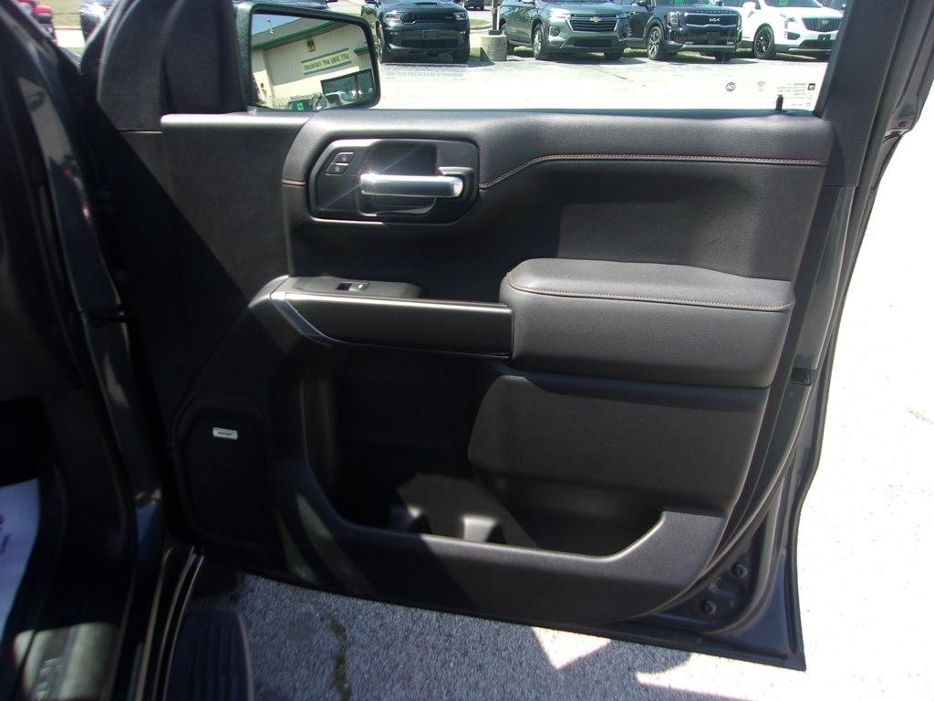 GMC Sierra 1500 Limited 4WD Crew Cab 147" AT4 2022
