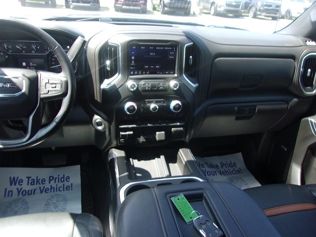 GMC Sierra 1500 Limited 4WD Crew Cab 147" AT4 2022