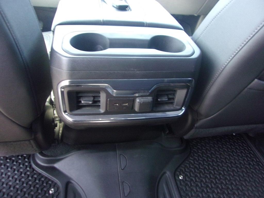 GMC Sierra 1500 Limited 4WD Crew Cab 147" AT4 2022