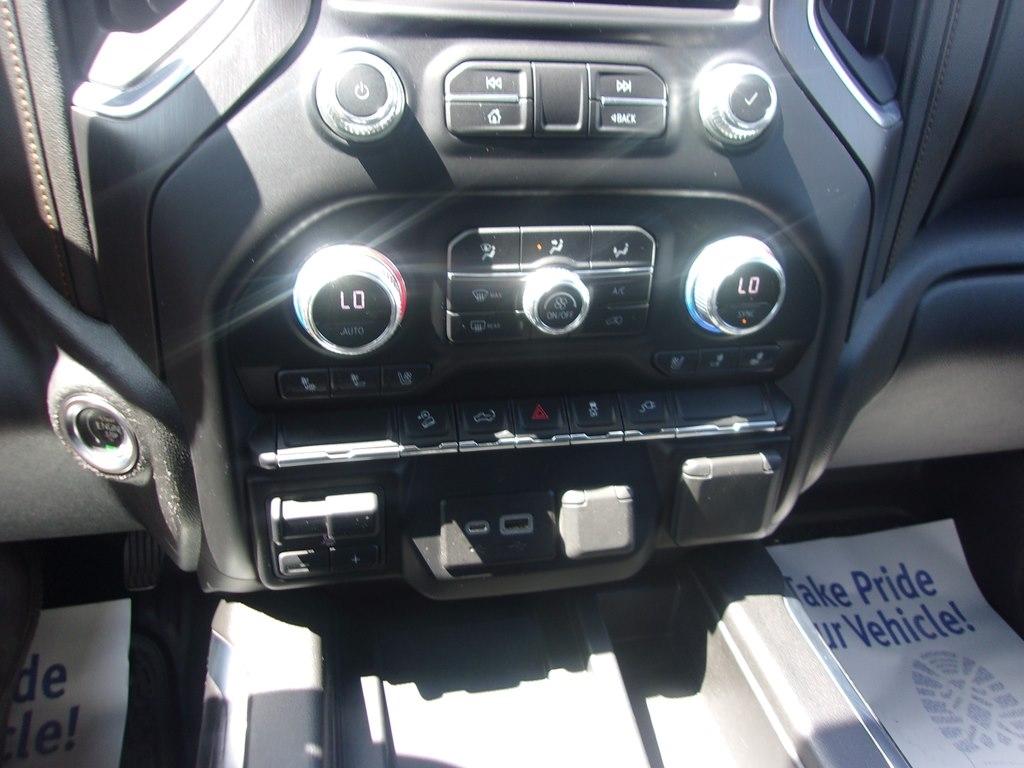 GMC Sierra 1500 Limited 4WD Crew Cab 147" AT4 2022
