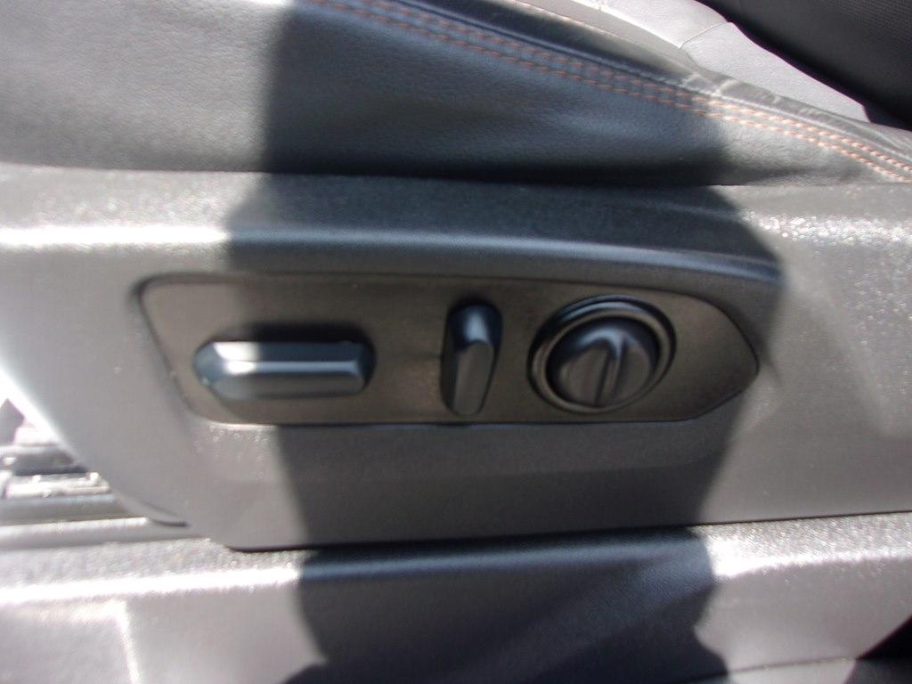 GMC Sierra 1500 Limited 4WD Crew Cab 147" AT4 2022