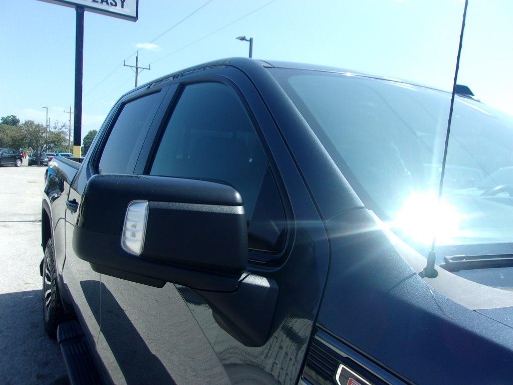 GMC Sierra 1500 Limited 4WD Crew Cab 147" AT4 2022